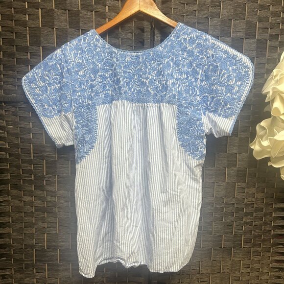 J. Marie Blue White Striped Floral Embroidery Boxy Style Top Size Medium - Picture 6 of 6